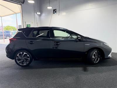 2016 Toyota Auris - Thumbnail