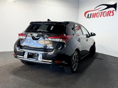 2016 Toyota Auris - Thumbnail