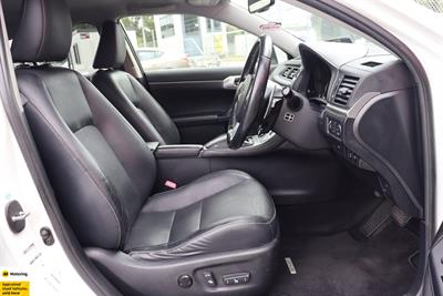 2012 Lexus CT200H - Thumbnail