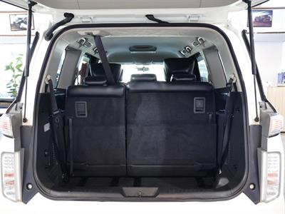 2017 Nissan Elgrand - Thumbnail