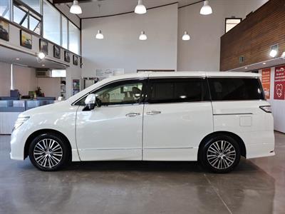 2017 Nissan Elgrand - Thumbnail