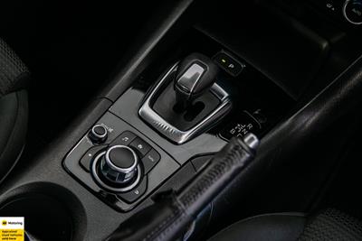 2017 Mazda Axela - Thumbnail