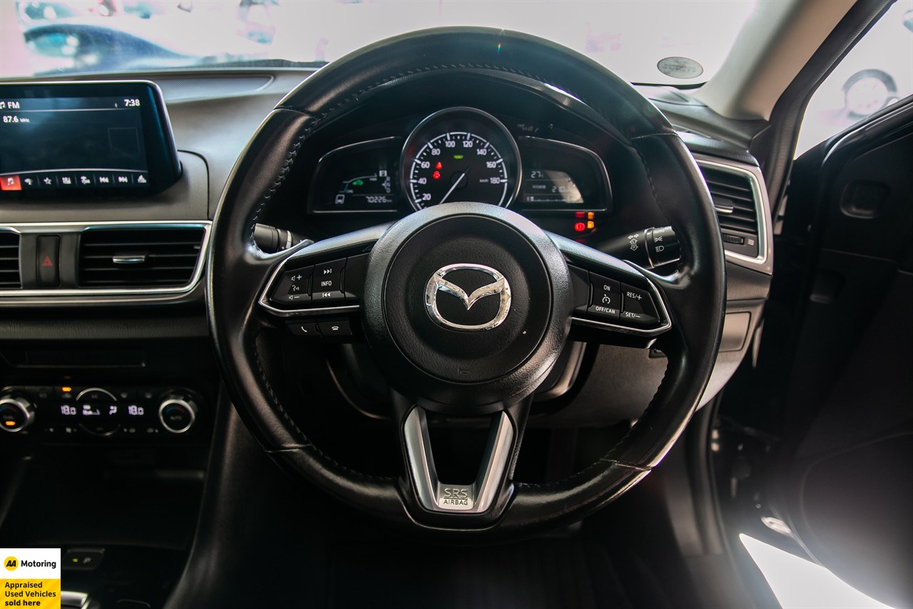 2017 Mazda Axela
