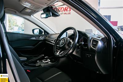 2017 Mazda Axela - Thumbnail