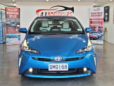 2020 Toyota Prius - Thumbnail