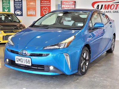 2020 Toyota Prius - Thumbnail