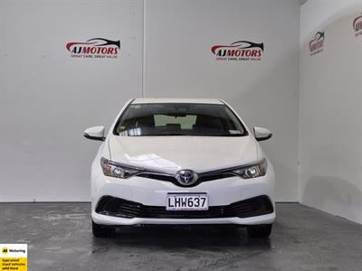 2018 Toyota Corolla - Thumbnail