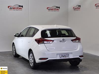 2018 Toyota Corolla - Thumbnail