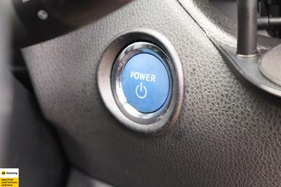 2018 Toyota C-HR - Thumbnail