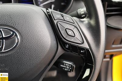 2018 Toyota C-HR - Thumbnail