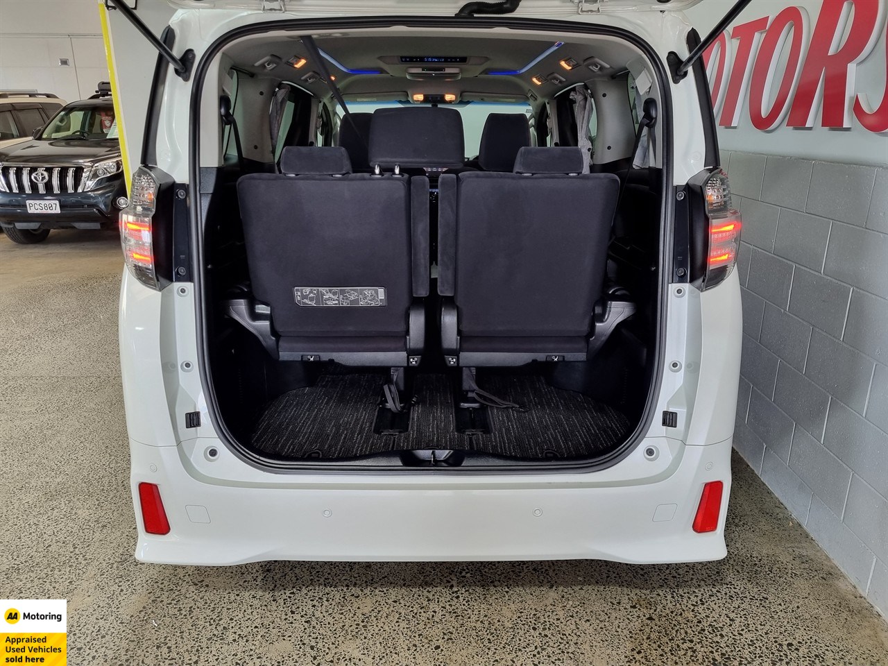 2016 Toyota Vellfire