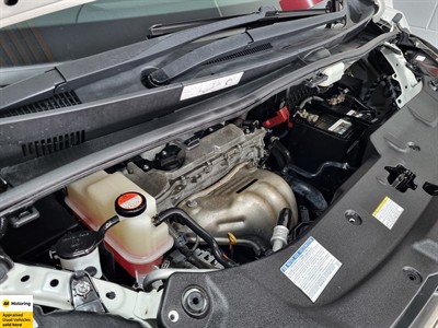 2016 Toyota Vellfire - Thumbnail