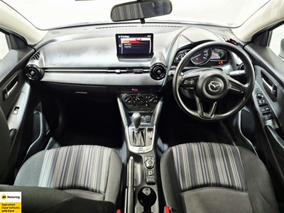 2022 Mazda MAZDA2 - Thumbnail