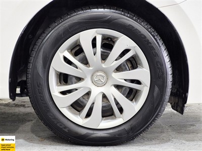 2022 Mazda MAZDA2 - Thumbnail