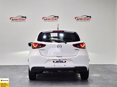2022 Mazda MAZDA2 - Thumbnail