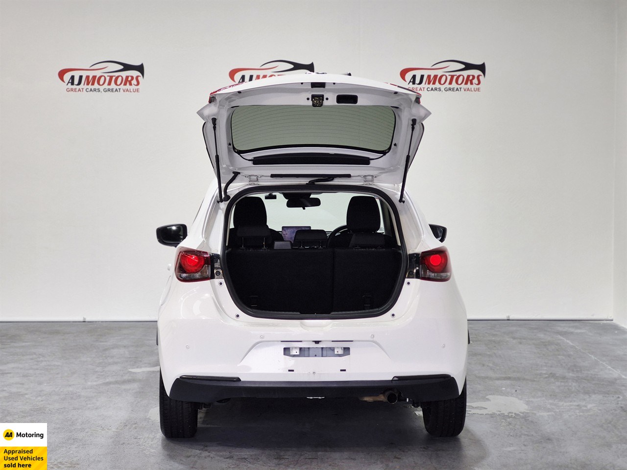 2022 Mazda MAZDA2