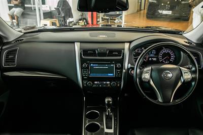 2016 Nissan Altima - Thumbnail