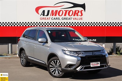 2022 Mitsubishi Outlander - Thumbnail