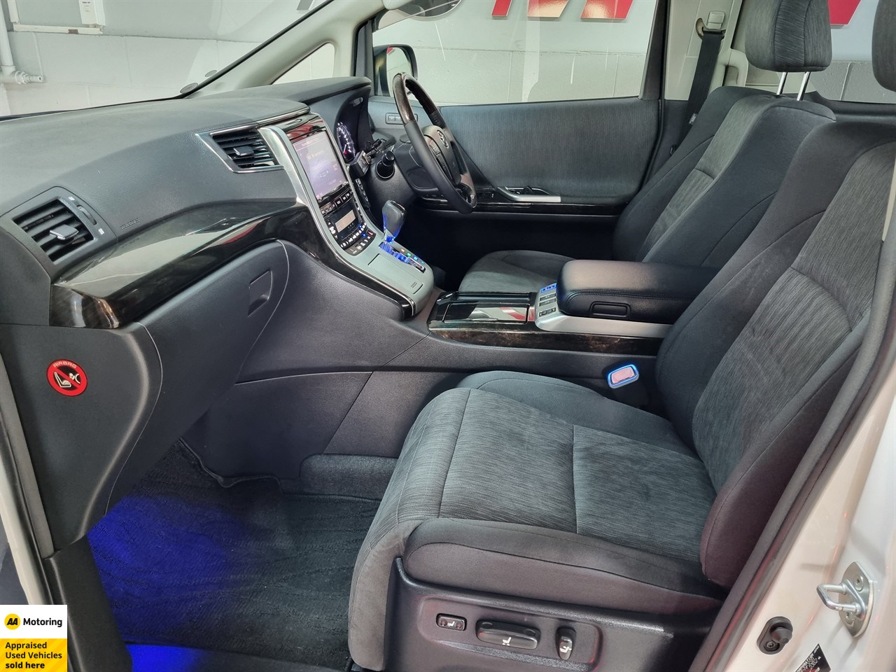 2013 Toyota Vellfire