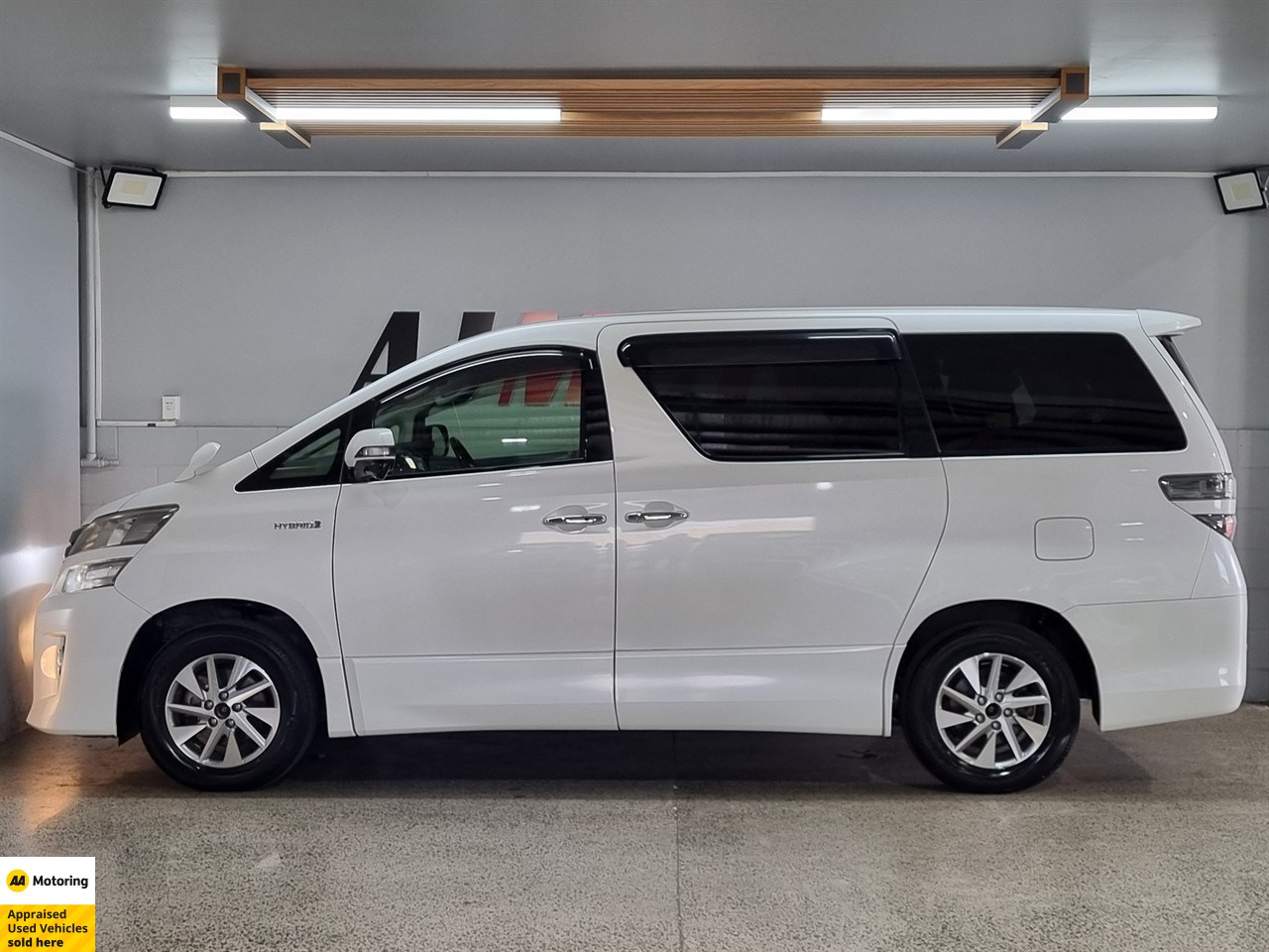 2013 Toyota Vellfire