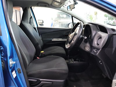 2014 Toyota Vitz - Thumbnail