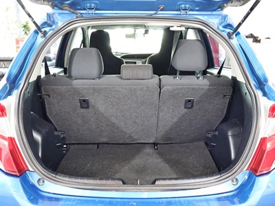 2014 Toyota Vitz - Thumbnail