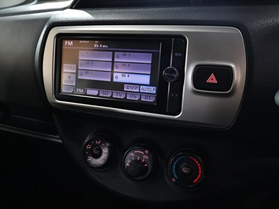 2014 Toyota Vitz - Thumbnail