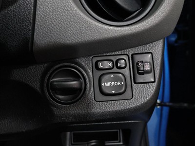 2014 Toyota Vitz - Thumbnail