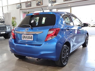 2014 Toyota Vitz - Thumbnail