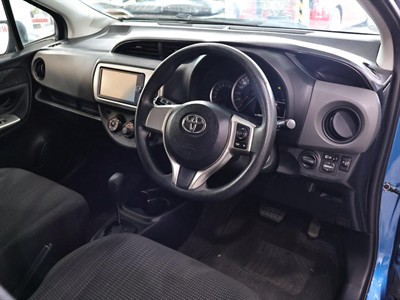 2014 Toyota Vitz - Thumbnail