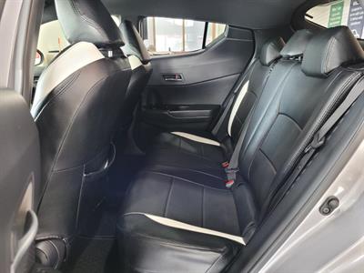 2019 Toyota C-HR - Thumbnail