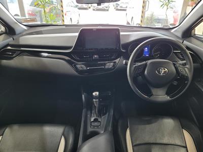 2019 Toyota C-HR - Thumbnail