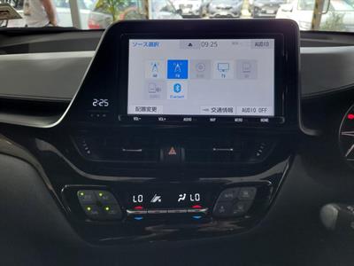 2019 Toyota C-HR - Thumbnail