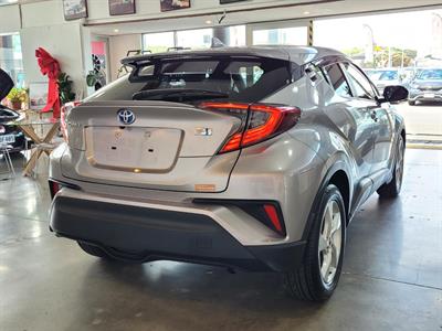 2019 Toyota C-HR - Thumbnail