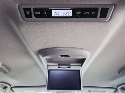 2010 Toyota Alphard - Thumbnail