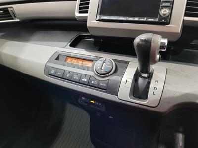 2012 Honda Freed - Thumbnail