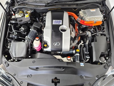 2015 Lexus IS 300h - Thumbnail