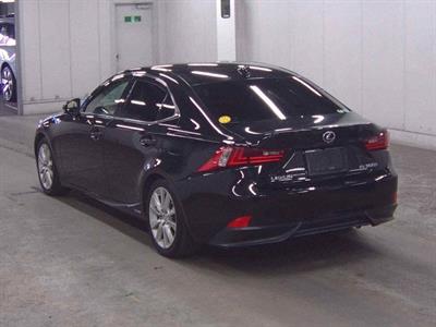 2013 Lexus IS 300h - Thumbnail