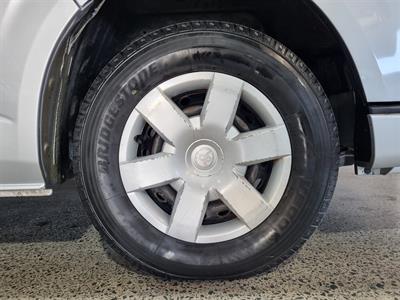 2013 Toyota Regius - Thumbnail