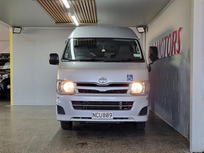 2013 Toyota Regius - Thumbnail