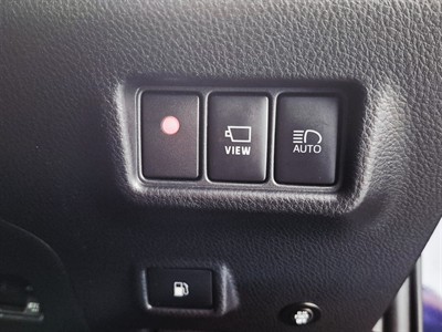 2020 Toyota C-HR - Thumbnail