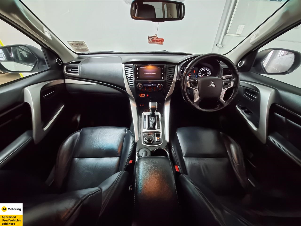 2015 Mitsubishi Pajero