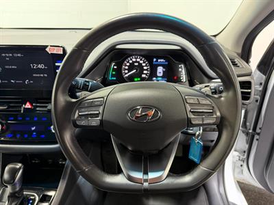 2022 Hyundai IONIQ - Thumbnail