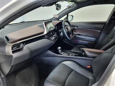2017 Toyota C-HR - Thumbnail