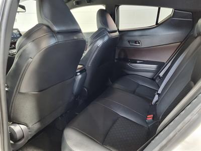 2017 Toyota C-HR - Thumbnail