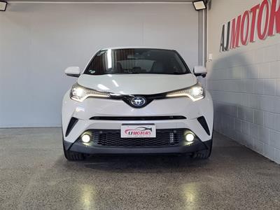 2017 Toyota C-HR - Thumbnail