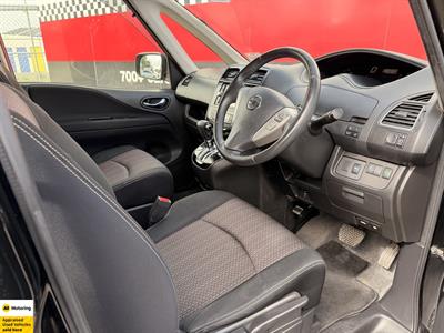 2015 Nissan Serena - Thumbnail