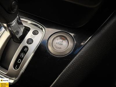 2015 Nissan Serena - Thumbnail