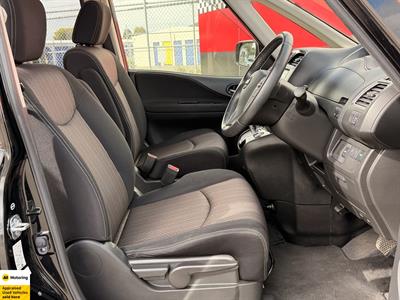 2015 Nissan Serena - Thumbnail