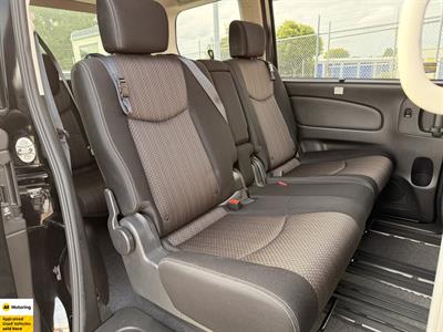 2015 Nissan Serena - Thumbnail